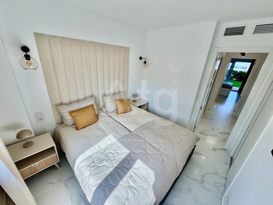 2 bedroom Apartment in Torrevieja - CT100313 - Photo - 9
