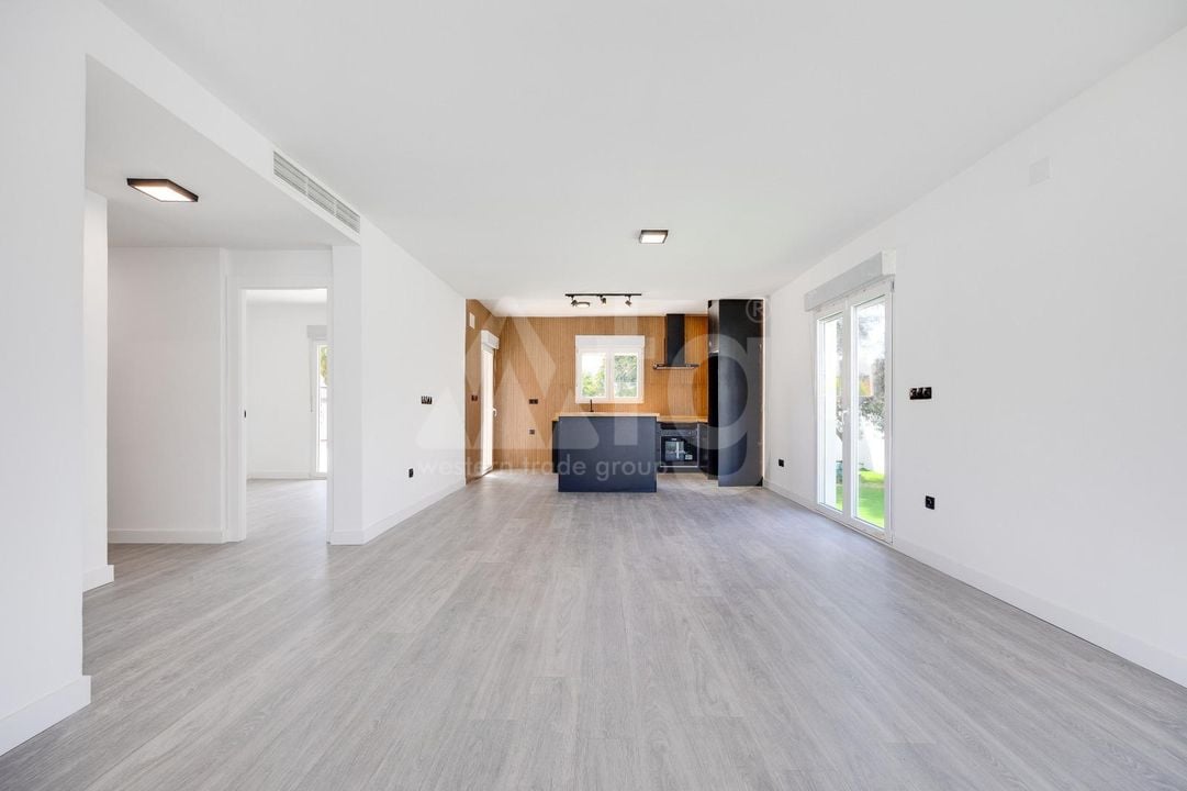 4 bedroom Villa in Torrevieja - SHL101737 - Photo - 4