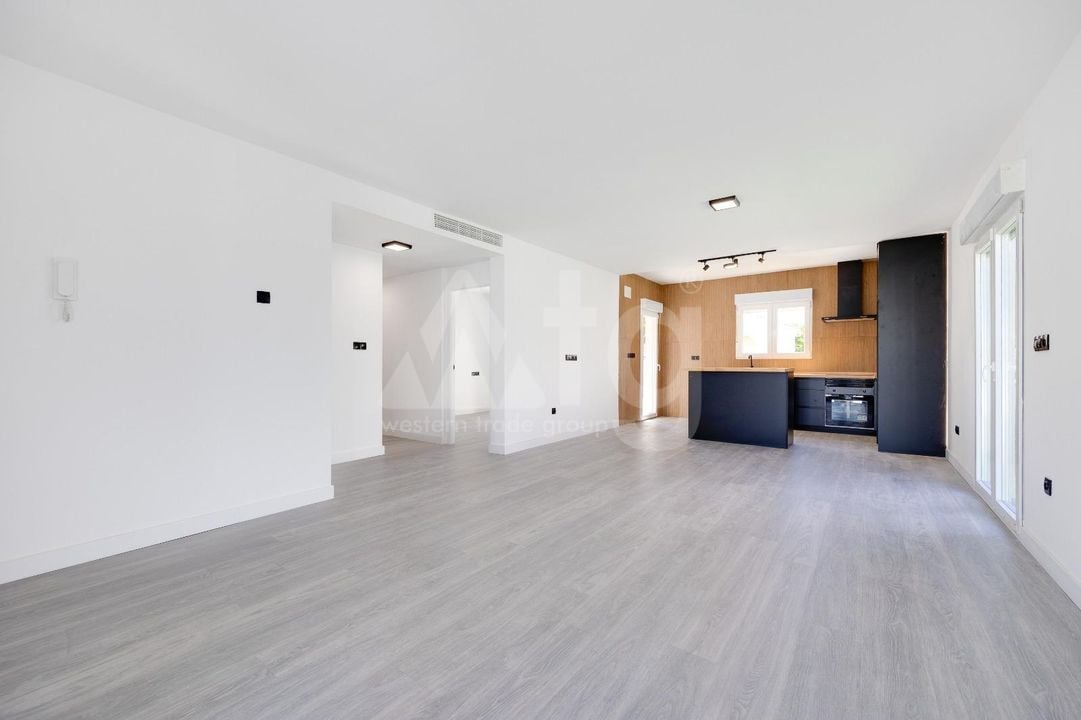 4 bedroom Villa in Torrevieja - SHL101737 - Photo - 3