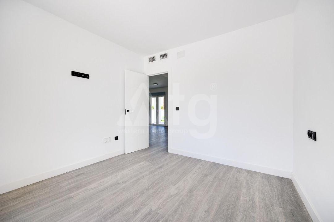 4 bedroom Villa in Torrevieja - SHL101737 - Photo - 12