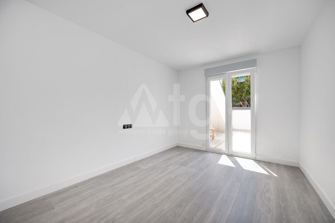 4 bedroom Villa in Torrevieja - SHL101737 - Photo - 18