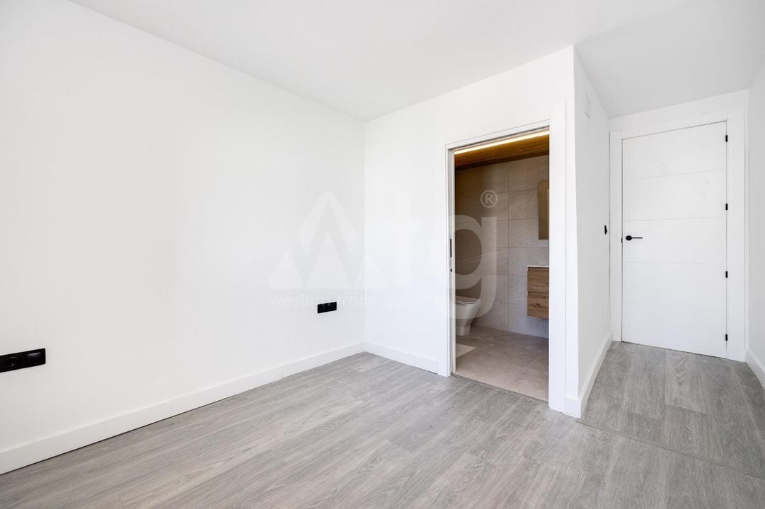 4 bedroom Villa in Torrevieja - SHL101737 - Photo - 16