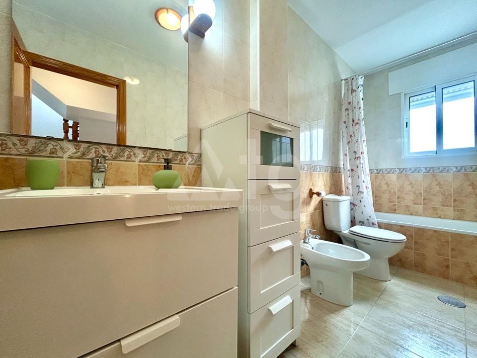 3 bedroom Villa in Orihuela Costa - URE103101 - Photo - 17