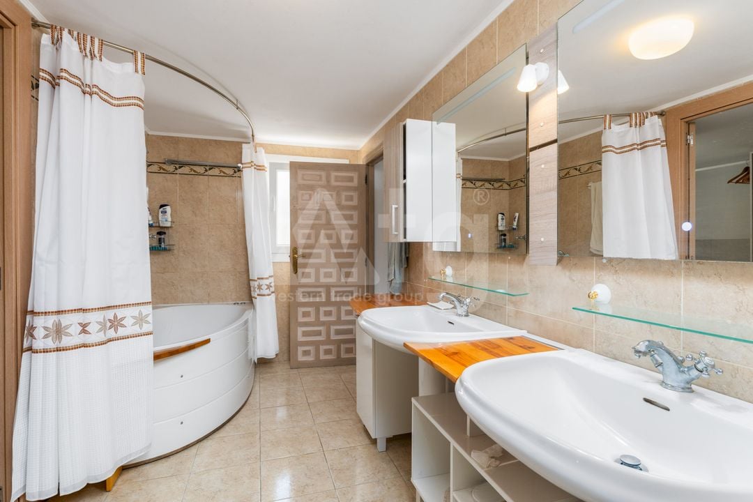 5 bedroom Villa in Alfaz del Pi - CGN105752 - Photo - 15