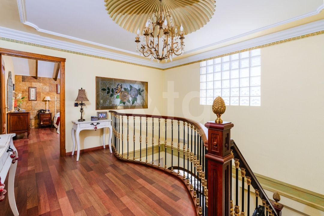Villa de 5 chambres à San Vicente del Raspeig - CBE107032 - Photo - 27