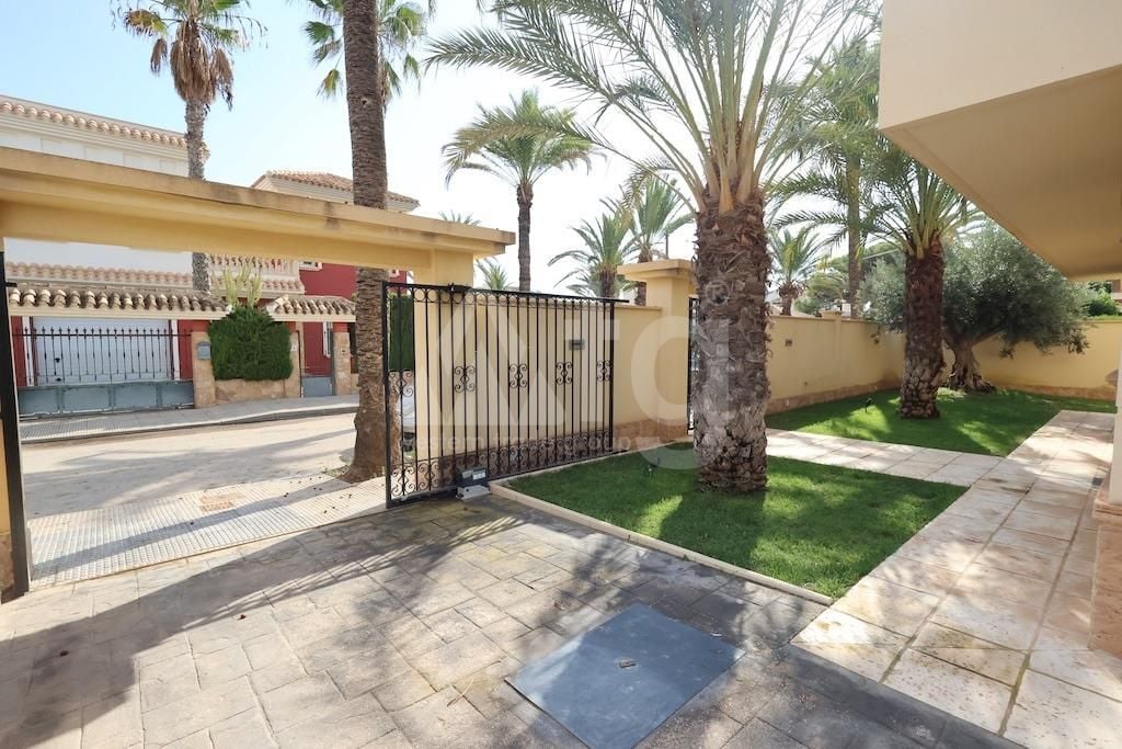4 bedroom Villa in Cabo Roig - CRR111105 - Photo - 28