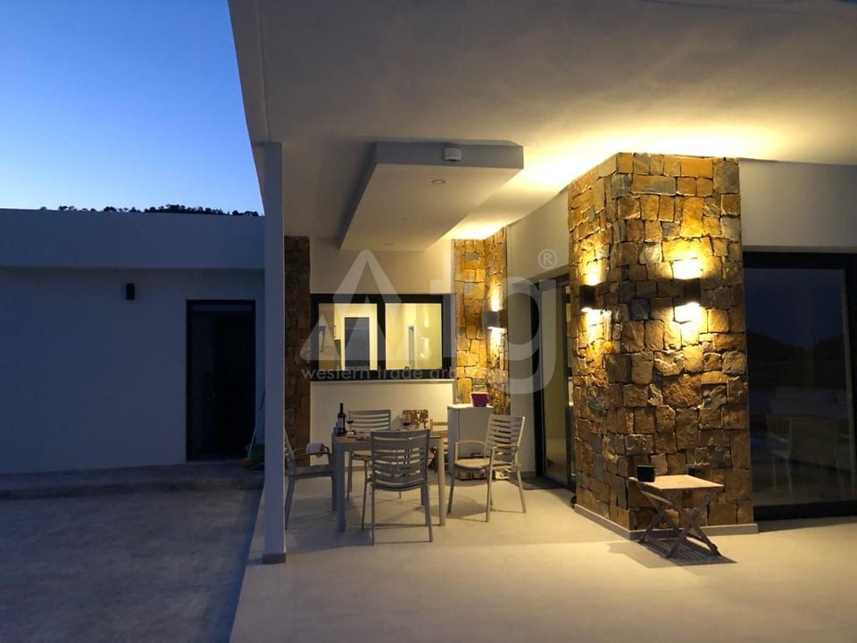 Villa de 3 habitaciones en Pinoso - BCC154034 - Foto - 10