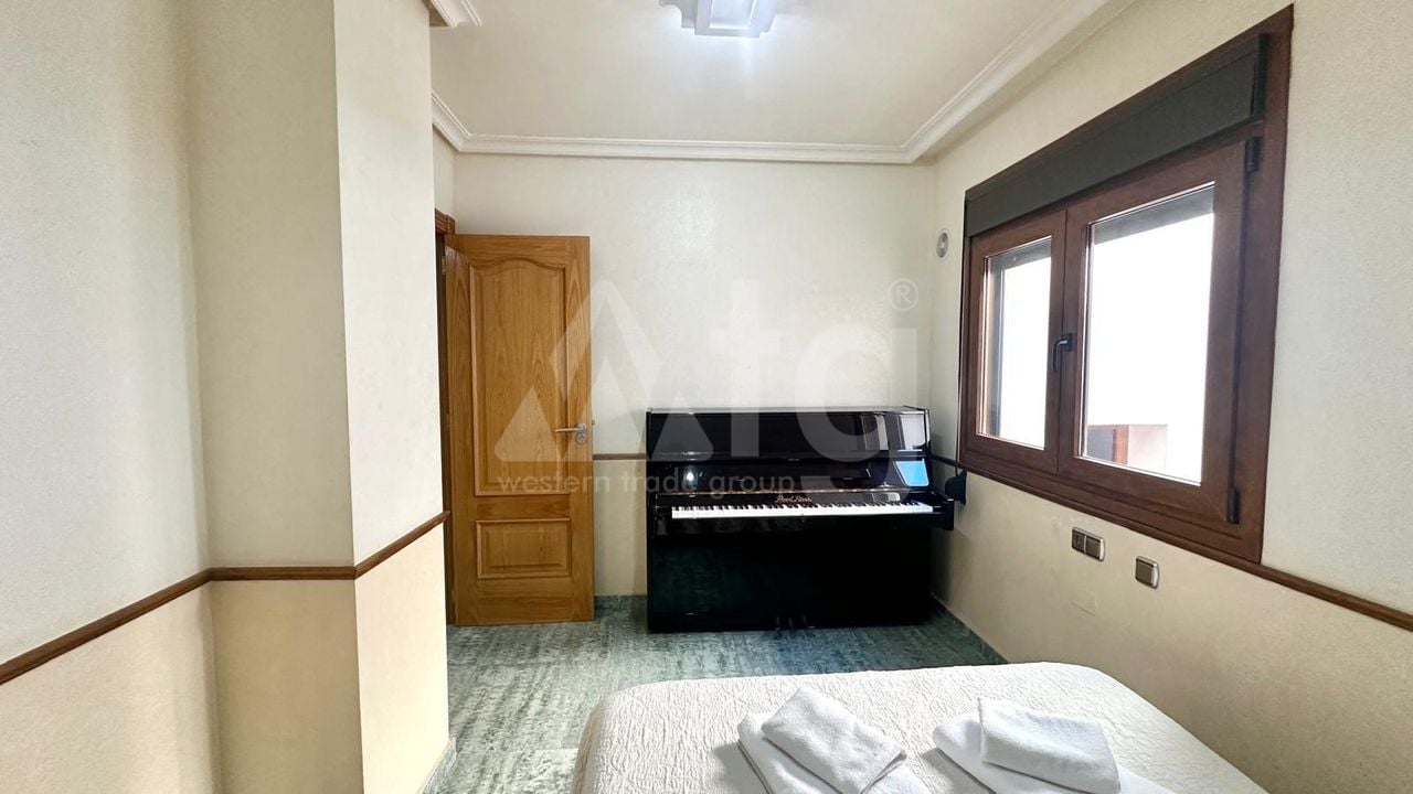 Penthouse de 4 chambres à Torrevieja - CT113314 - Photo - 13