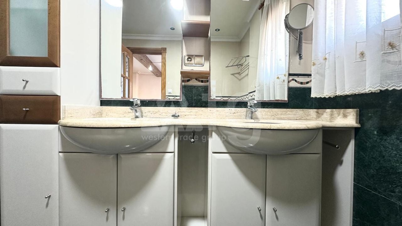 Penthouse de 4 chambres à Torrevieja - CT113314 - Photo - 24