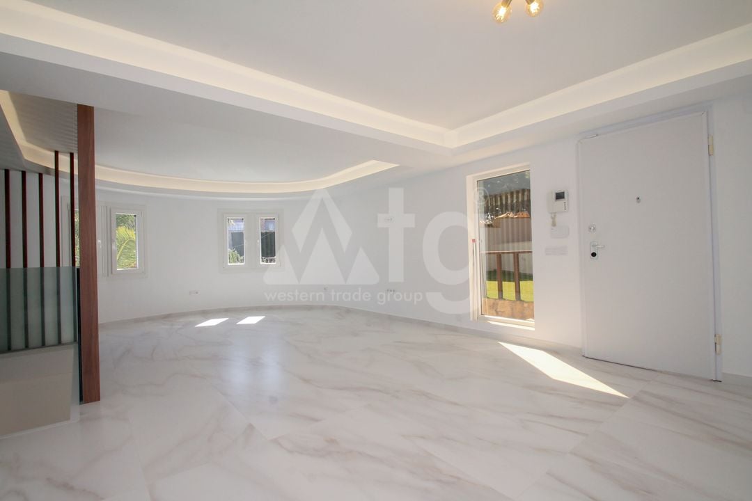 5 bedroom Villa in Los Balcones - SE159988 - Photo - 9