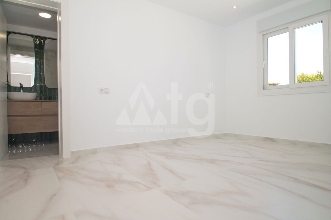 5 bedroom Villa in Los Balcones - SE159988 - Photo - 14