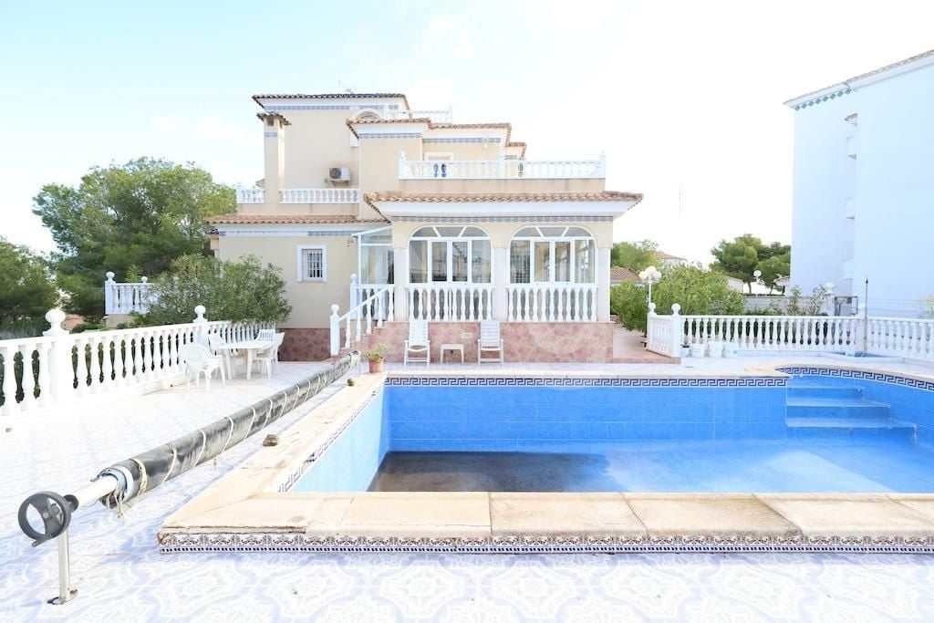 Villa de 5 chambres à Orihuela Costa - CRR117696 - Photo - 1