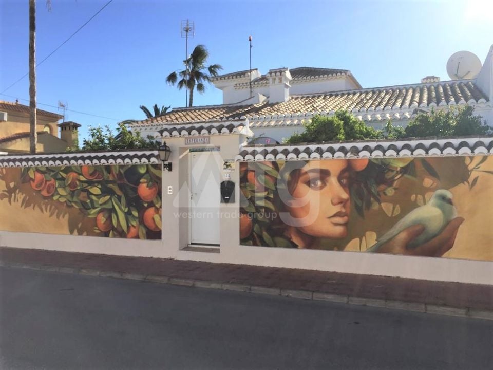 6 bedroom Villa in Torrevieja - ET120898 - Photo - 32
