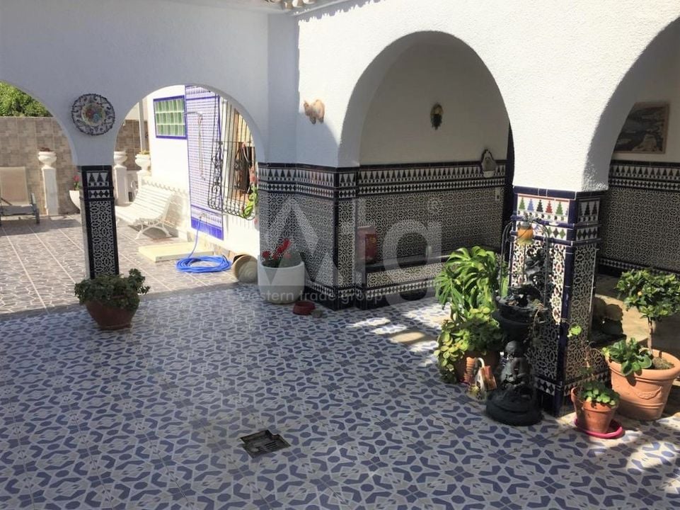6 bedroom Villa in Torrevieja - ET120898 - Photo - 7