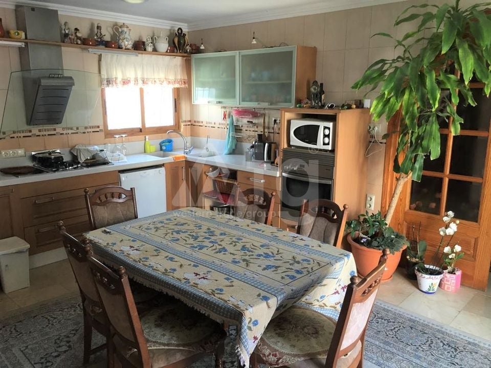 6 bedroom Villa in Torrevieja - ET120898 - Photo - 12