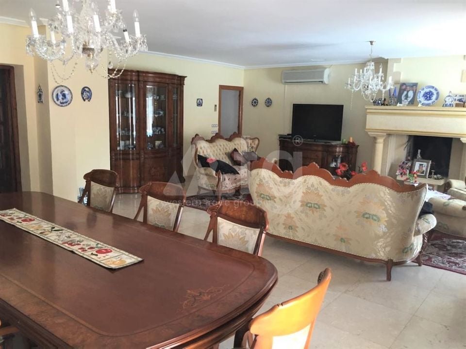 6 bedroom Villa in Torrevieja - ET120898 - Photo - 11