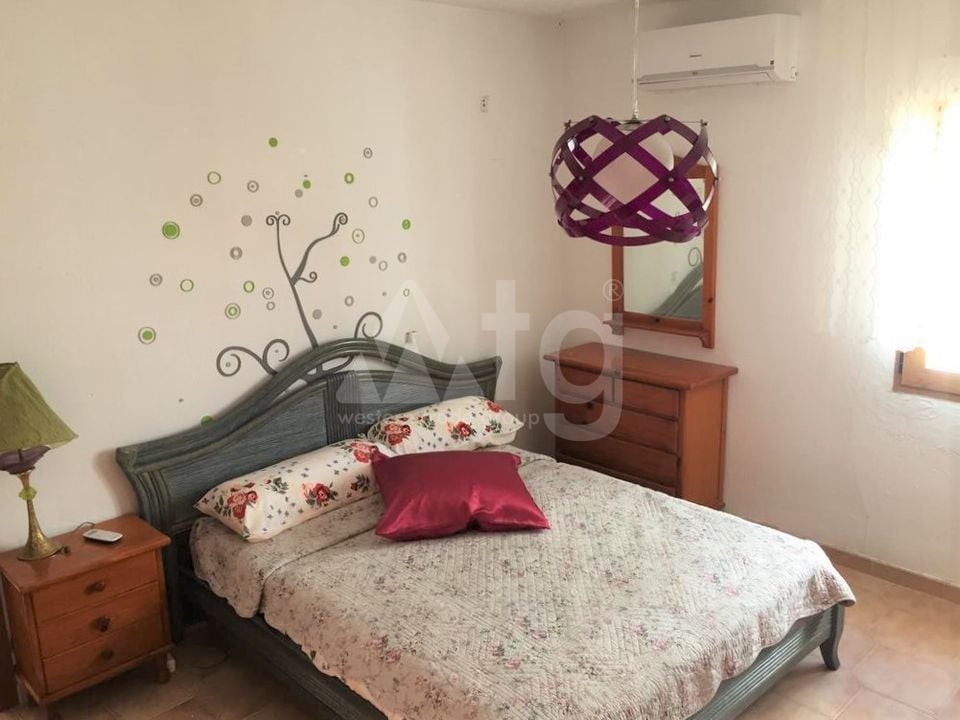 6 bedroom Villa in Torrevieja - ET120898 - Photo - 19
