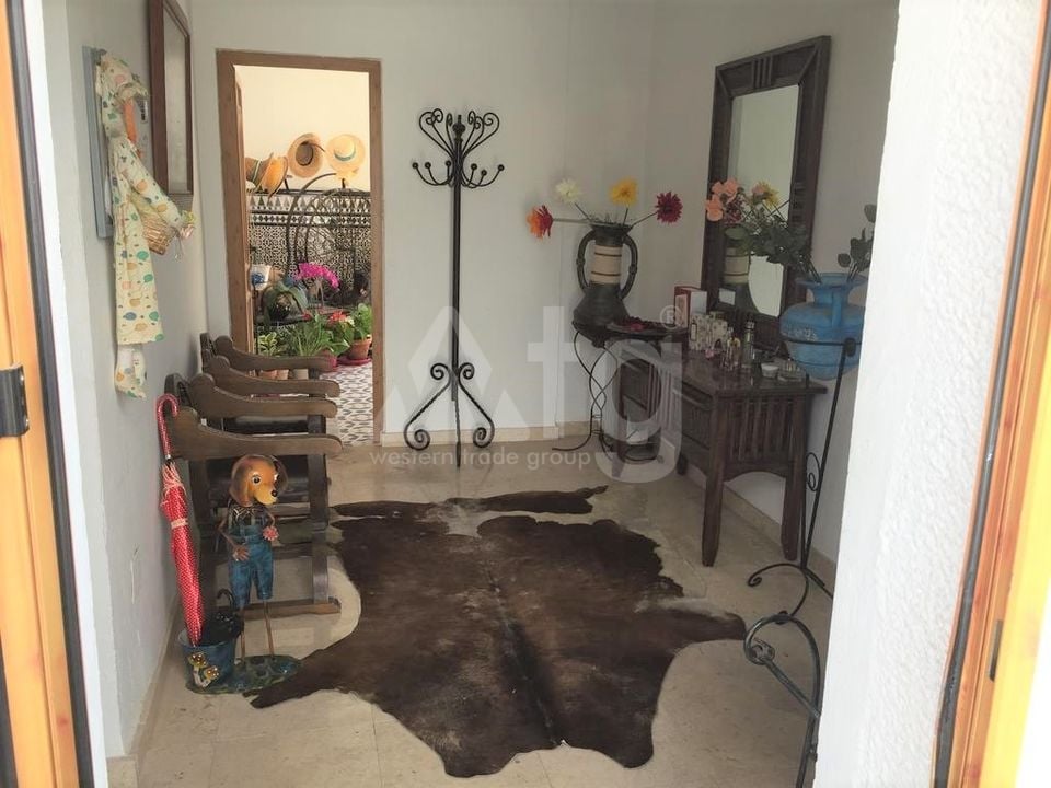 6 bedroom Villa in Torrevieja - ET120898 - Photo - 9