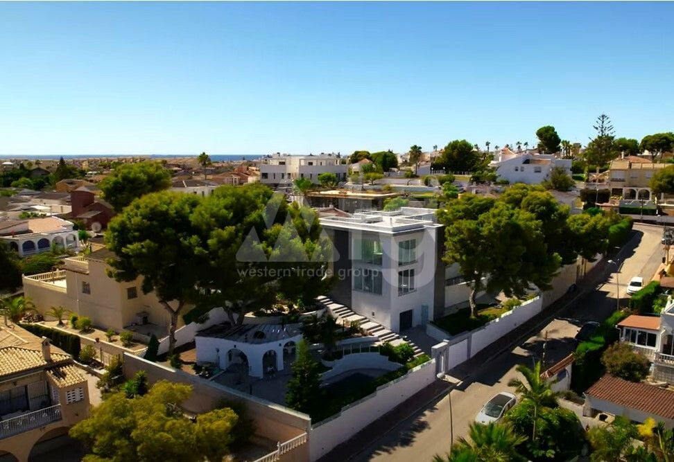 6 bedroom Villa in Torrevieja - ET120912 - Photo - 30