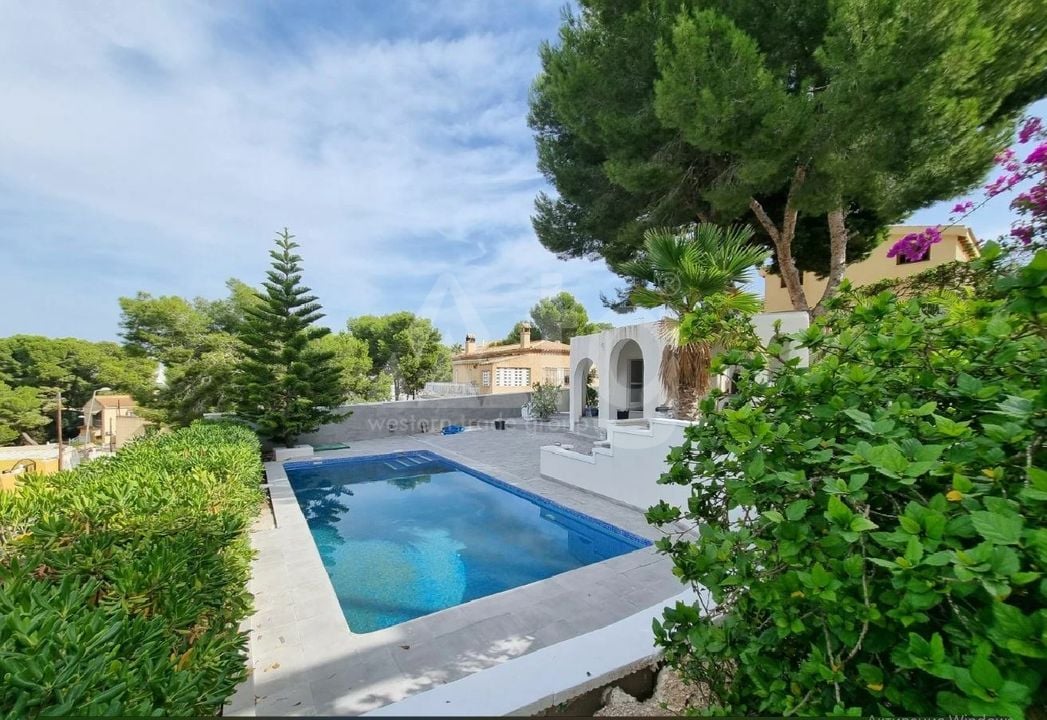 6 bedroom Villa in Torrevieja - ET120912 - Photo - 2