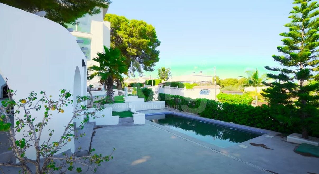 6 bedroom Villa in Torrevieja - ET120912 - Photo - 4