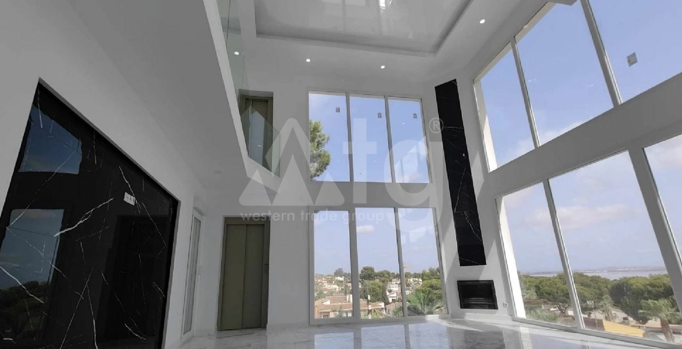 6 bedroom Villa in Torrevieja - ET120912 - Photo - 10