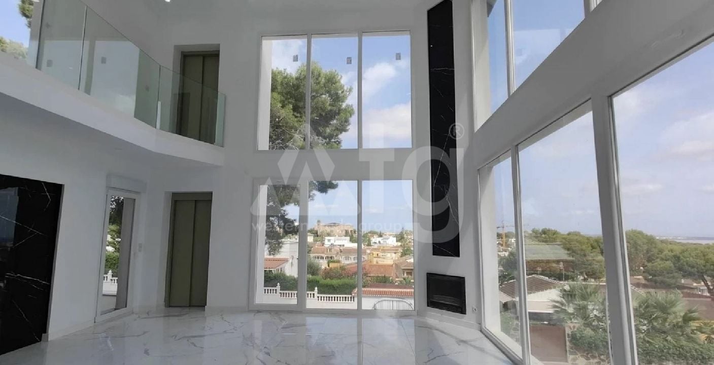 6 bedroom Villa in Torrevieja - ET120912 - Photo - 9