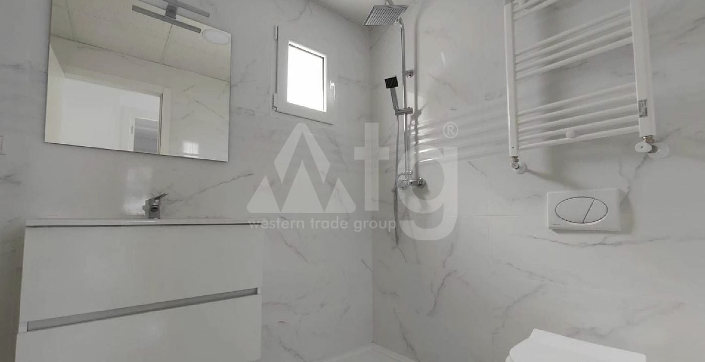 6 bedroom Villa in Torrevieja - ET120912 - Photo - 17
