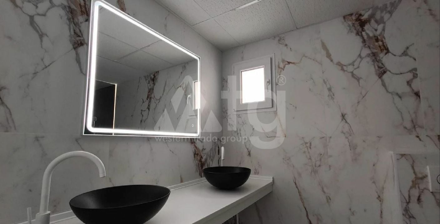 6 bedroom Villa in Torrevieja - ET120912 - Photo - 18