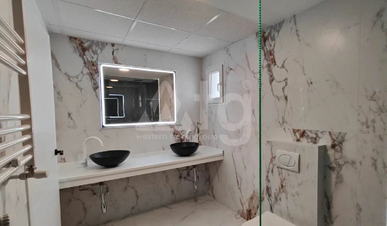 6 bedroom Villa in Torrevieja - ET120912 - Photo - 19