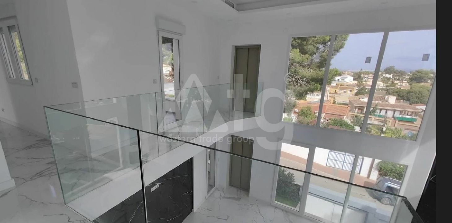 6 bedroom Villa in Torrevieja - ET120912 - Photo - 11