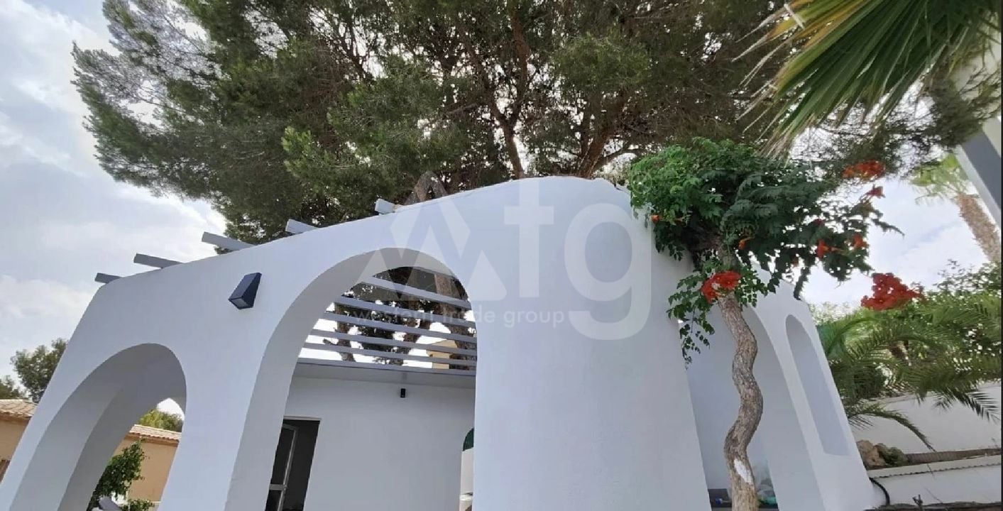 6 bedroom Villa in Torrevieja - ET120912 - Photo - 23