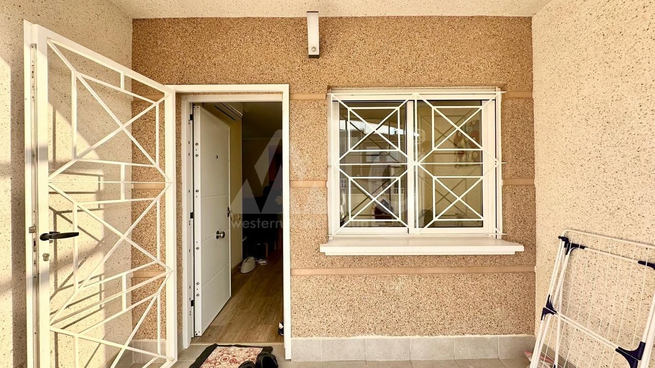Bungalow de 2 chambres à Torrevieja - CT122889 - Photo - 3