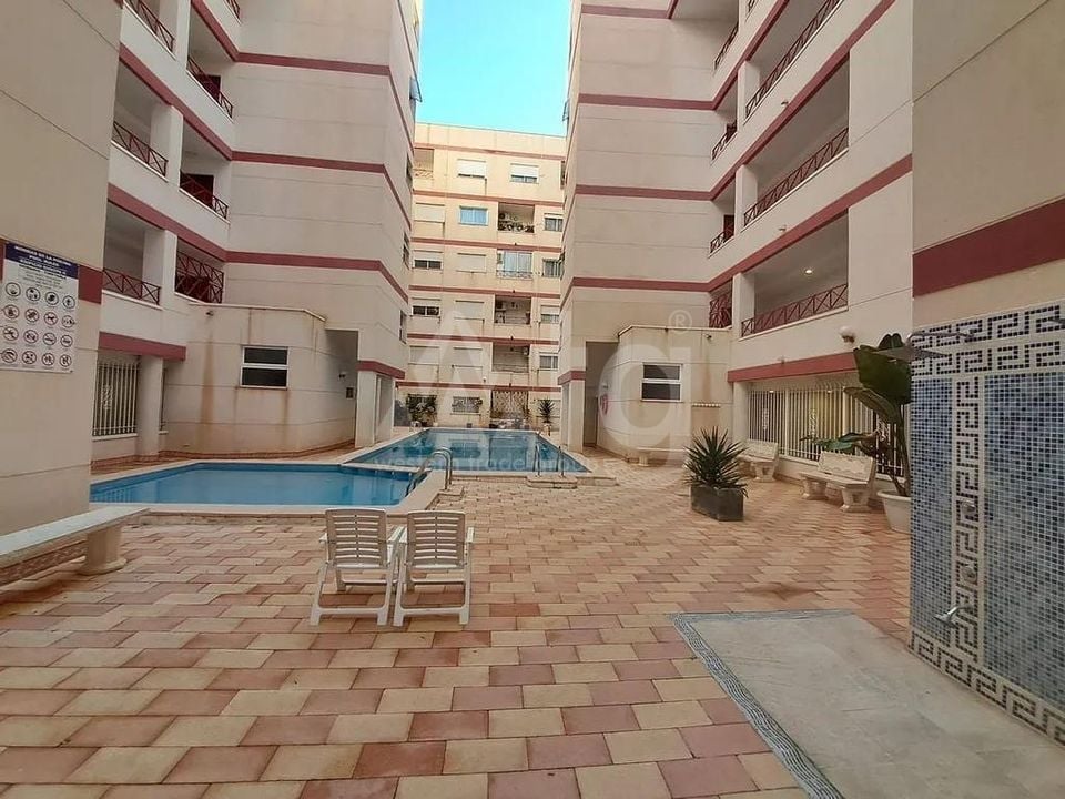 2 Schlafzimmer Appartement in Torrevieja - VEC123808 - Foto - 1