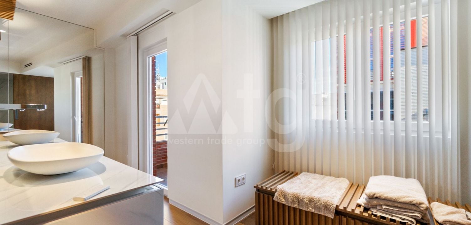 2 bedroom Penthouse in Torrevieja - MVR125615 - Photo - 18