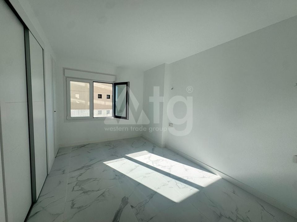 3 bedroom Apartment in Punta Prima - LR126281 - Photo - 3