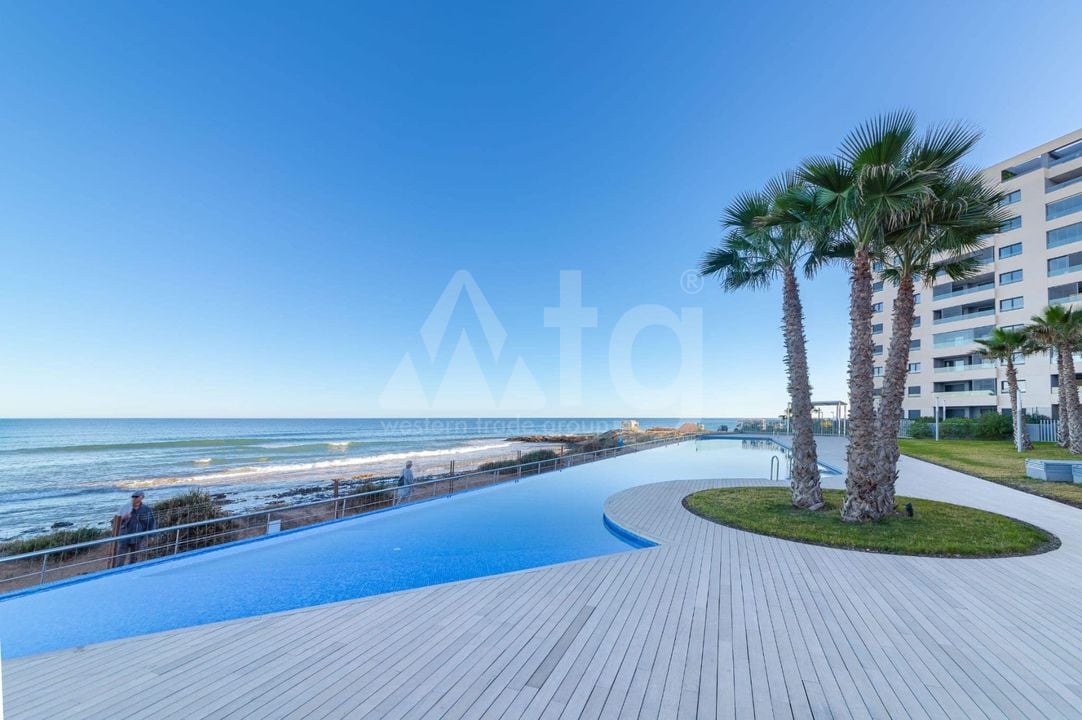 3 bedroom Apartment in Punta Prima - LR126281 - Photo - 2