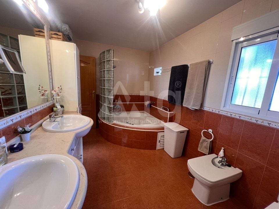 6 bedroom Villa in Alicante - SV126686 - Photo - 24