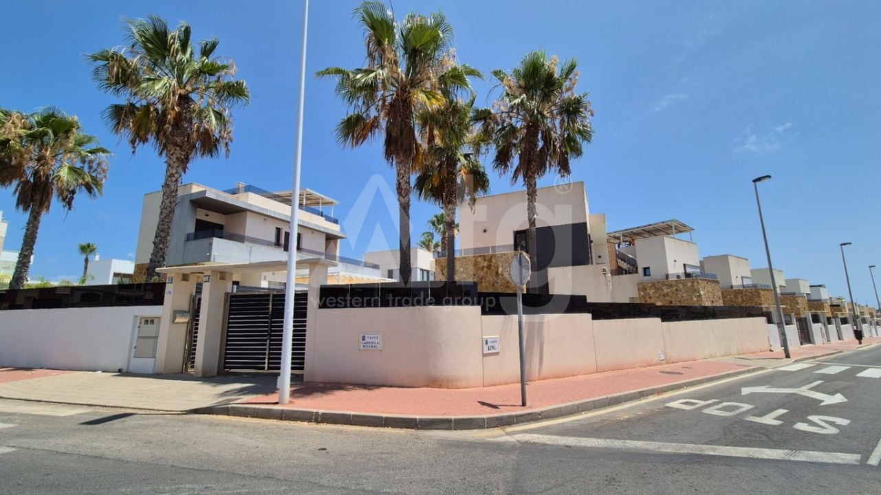 4 bedroom Villa in Torrevieja - RCJ147364 - Photo - 36