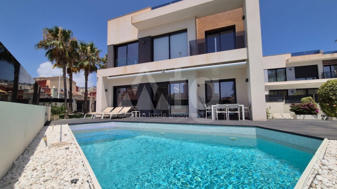 4 bedroom Villa in Torrevieja - RCJ147364 - Photo - 1