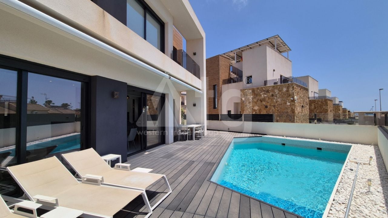 4 bedroom Villa in Torrevieja - RCJ147364 - Photo - 3