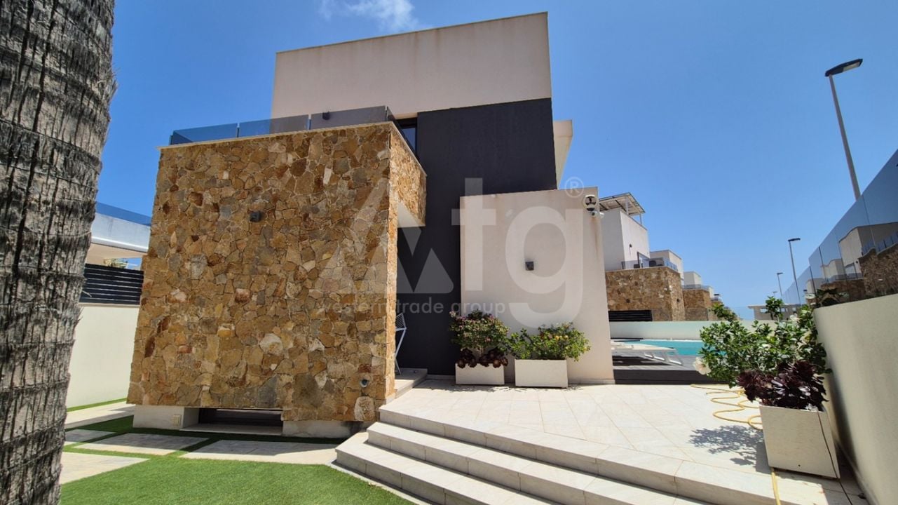 4 bedroom Villa in Torrevieja - RCJ147364 - Photo - 33