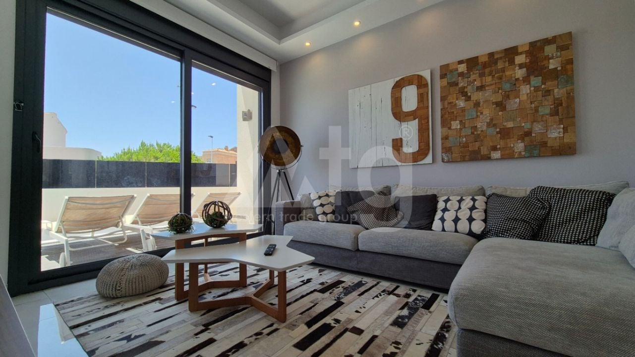 4 bedroom Villa in Torrevieja - RCJ147364 - Photo - 4