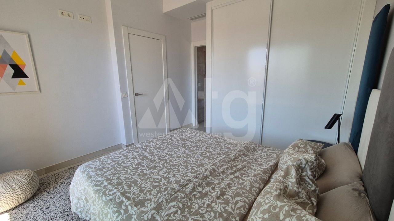 4 bedroom Villa in Torrevieja - RCJ147364 - Photo - 12