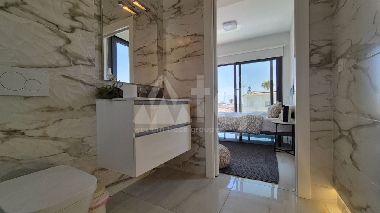 4 bedroom Villa in Torrevieja - RCJ147364 - Photo - 18