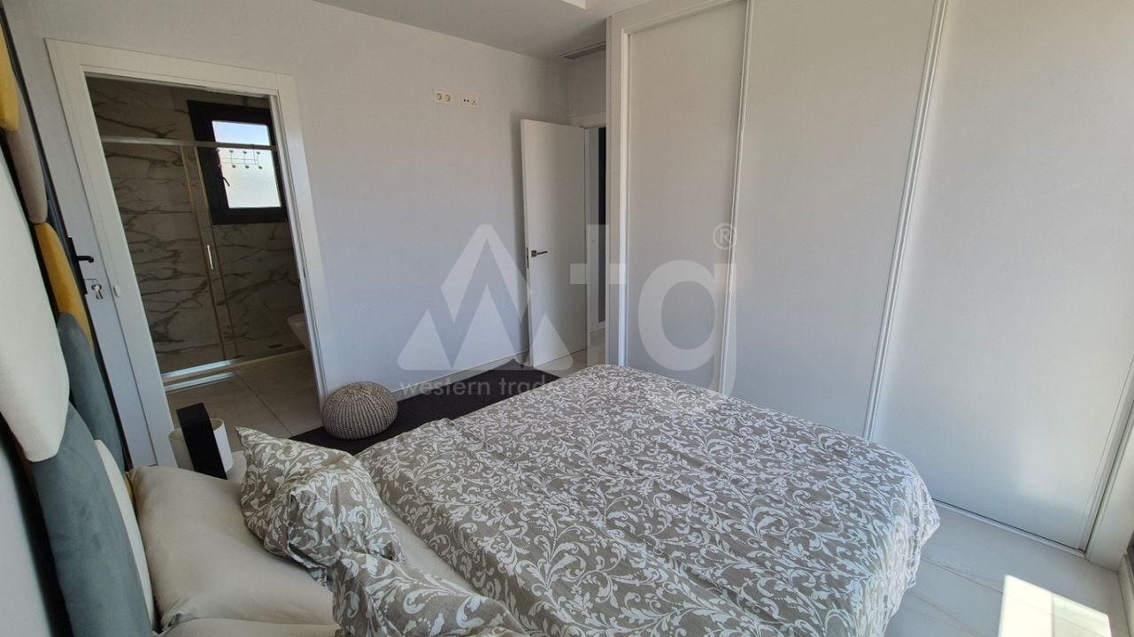 4 bedroom Villa in Torrevieja - RCJ147364 - Photo - 14