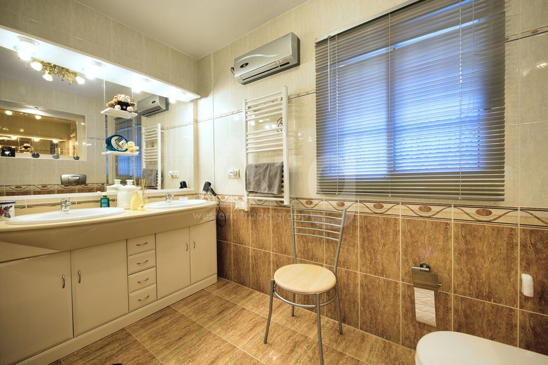 4 bedroom Villa in Ciudad Quesada - IHS131385 - Photo - 27