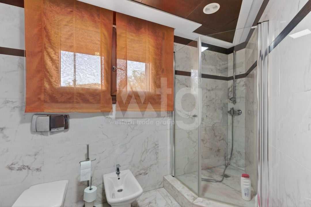 Villa de 5 habitaciones en Elche - CBE131407 - Foto - 23