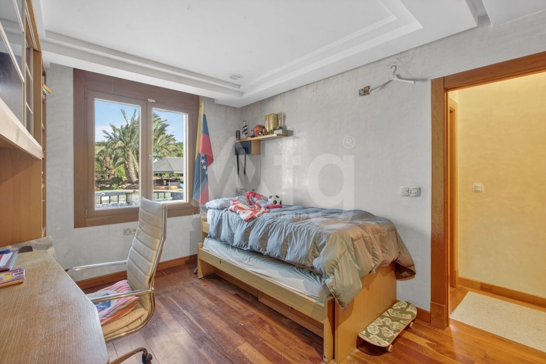 Villa de 5 habitaciones en Elche - CBE131407 - Foto - 14