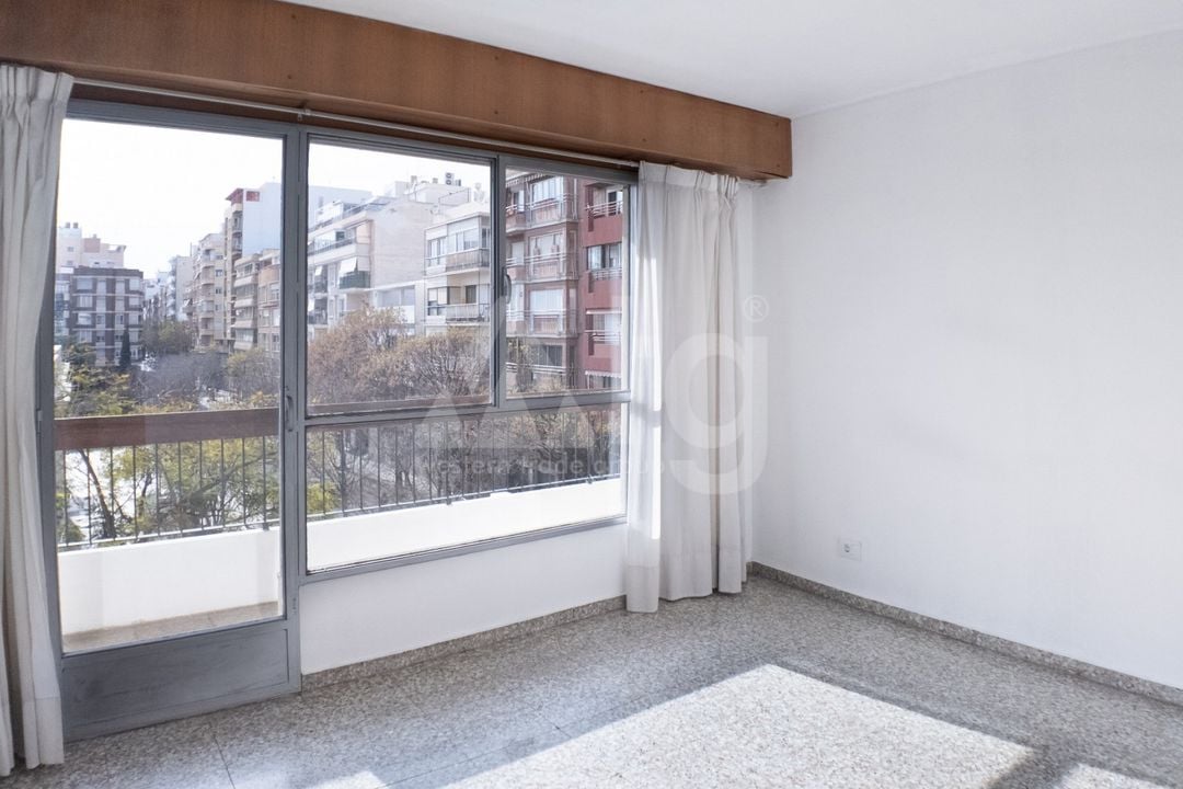 Appartement de 3 chambres à Alicante - CBE131414 - Photo - 12